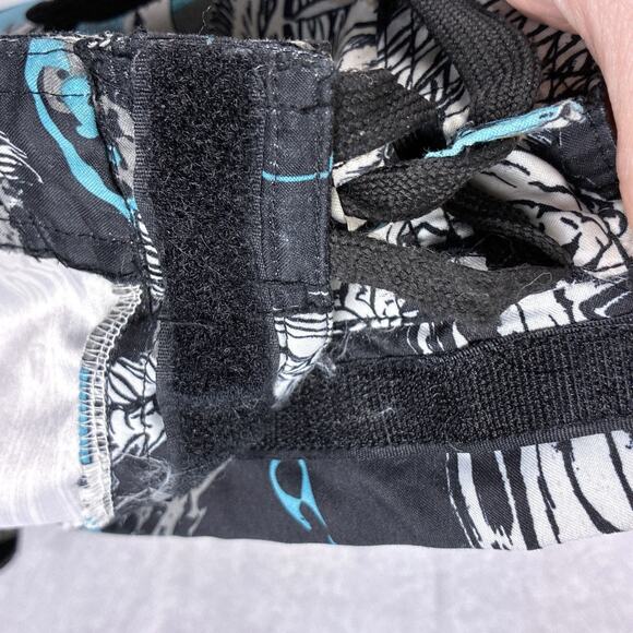 VTG Y2K Joe Boxer Mens 40 Black Blue Piranha AOP Skull Board Shorts Swim Trunks - Picture 4 of 9